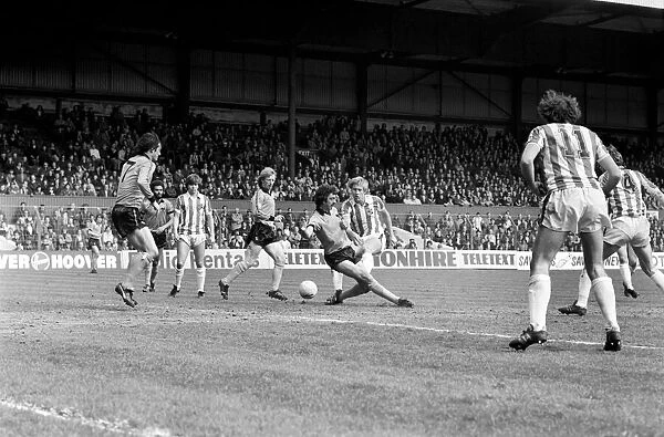 Stoke City 3 v. Wolverhampton Wanderers 2. Division One Football. May 1981 MF02-29-019