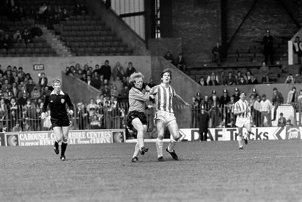Stoke City 3 v. Wolverhampton Wanderers 2. Division One Football. May 1981 MF02-29-009