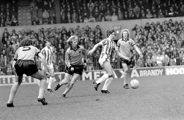 Stoke City 3 v. Wolverhampton Wanderers 2. Division One Football. May 1981 MF02-29-007