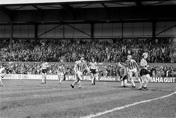 Stoke City 3 v. Wolverhampton Wanderers 2. Division One Football. May 1981 MF02-29-035