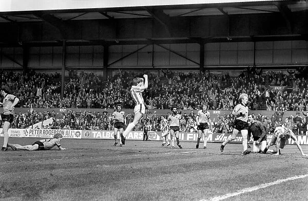 Stoke City 3 v. Wolverhampton Wanderers 2. Division One Football. May 1981 MF02-29-037