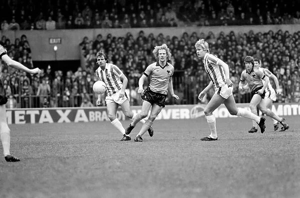 Stoke City 3 v. Wolverhampton Wanderers 2. Division One Football. May 1981 MF02-29-005