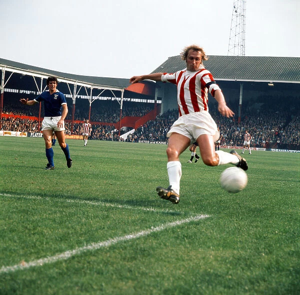 Stoke City v. Ipswich. Jimmy Greenhoff about to shoot. 15th September 1970