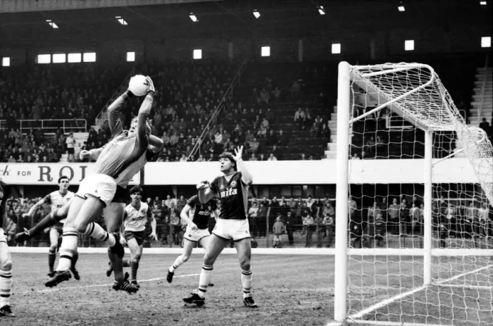 Framed Print : Stoke v. Aston Villa. March 1984 MF14-21-042 The final score was a one nil Framed Print : Stoke v. Aston Villa. March 1984 MF14-21-042 The final score was a one nil