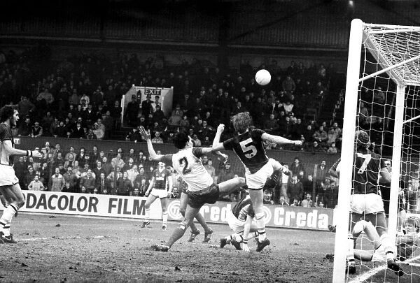 Stoke v. Aston Villa. March 1984 MF14-21-058 The final score was a one nil