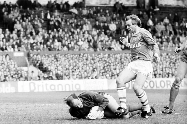 Stoke v. Everton. April 1985 MF21-51a-001 The final score was a two nil victory to