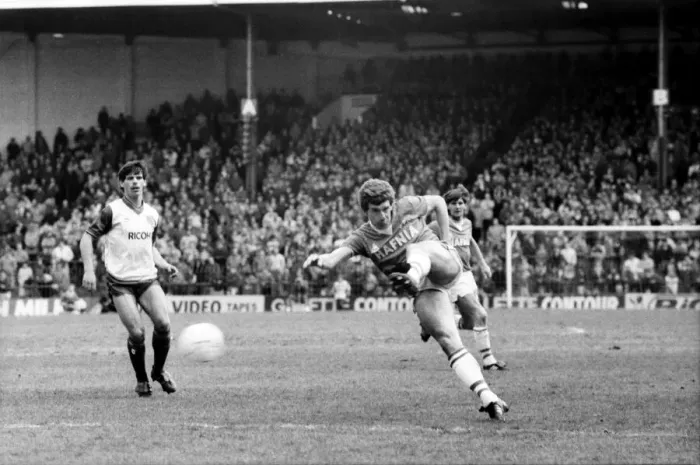 Framed Print : Stoke v. Everton. April 1985 MF21-51a-004 The final score was a two nil victory to Framed Print : Stoke v. Everton. April 1985 MF21-51a-004 The final score was a two nil victory to