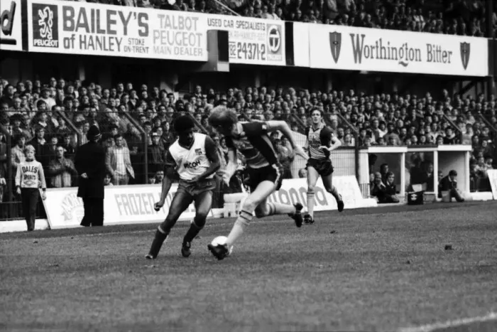 Framed Print : Stoke. v. Southampton. October 1984 MF18-03-018 The final score was a three one