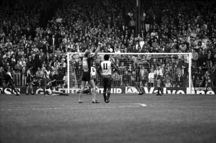 Framed Print : Stoke. v. Southampton. October 1984 MF18-03-025 The final score was a three one Framed Print : Stoke. v. Southampton. October 1984 MF18-03-025 The final score was a three one