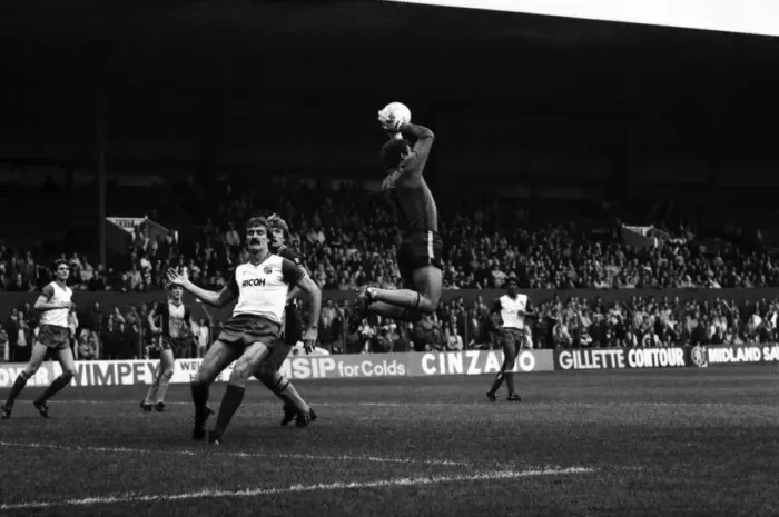 Framed Print : Stoke. v. Southampton. October 1984 MF18-03-058 The final score was a three one Framed Print : Stoke. v. Southampton. October 1984 MF18-03-058 The final score was a three one