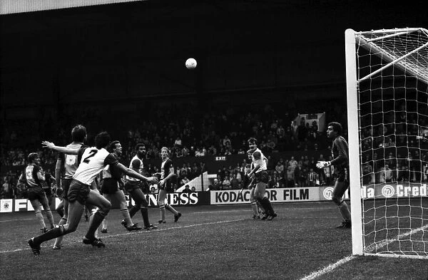Stoke. v. Southampton. October 1984 MF18-03-071 The final score was a three one