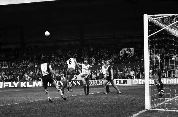 Stoke. v. Southampton. October 1984 MF18-03-083 The final score was a three one