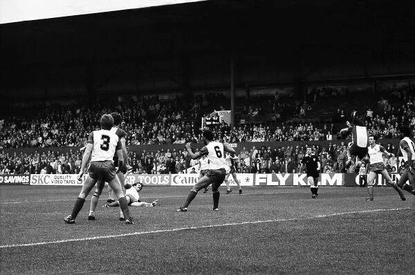 Stoke. v. Southampton. October 1984 MF18-03 The final score was a three one