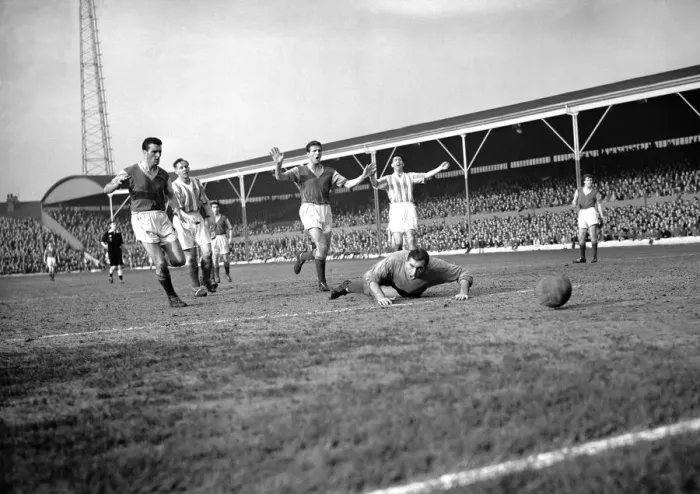 Framed Print : Stoke v West Ham, league match, Saturday 23rd March 1957 Framed Print : Stoke v West Ham, league match, Saturday 23rd March 1957