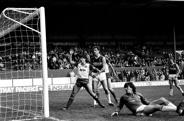 Stoke v. West Ham. October 1984 MF18-06-031 The final score was a four two