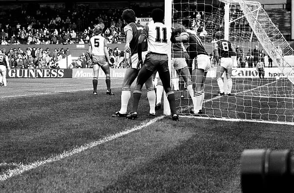 Stoke v. West Ham. October 1984 MF18-06-033 The final score was a four two