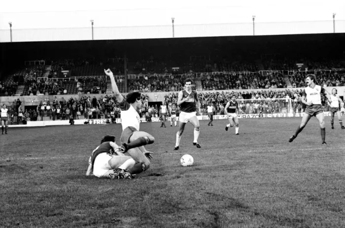 Framed Print : Stoke v. West Ham. October 1984 MF18-06-046 The final score was a four two Framed Print : Stoke v. West Ham. October 1984 MF18-06-046 The final score was a four two