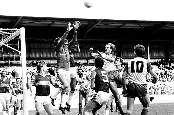 Stoke v. West Ham. October 1984 MF18-06-056 The final score was a four two