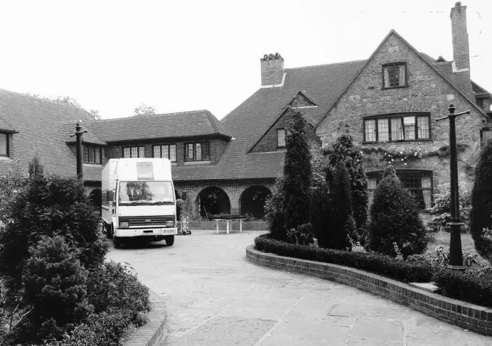Framed Print : Stone Court mansion in Berkshire, the home of Pop group Five Star with removal van parked Framed Print : Stone Court mansion in Berkshire, the home of Pop group Five Star with removal van parked
