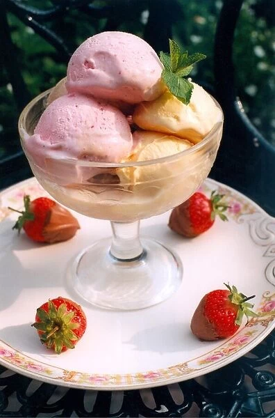 A strawberry and vanilla ice cream sundae in August 1997