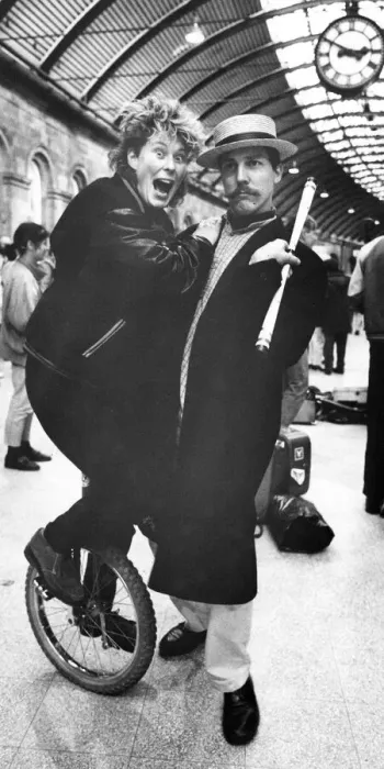 Framed Print : Street entertainers Karen Belll and Erik Larsen at Newcastle Central Station