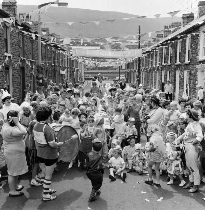 Framed Print : A street party to celebrate the Investiture of Prince Charles at Caernarfon Castle. Wales Framed Print : A street party to celebrate the Investiture of Prince Charles at Caernarfon Castle. Wales