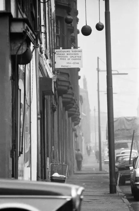 Framed Print : Street Scene, Glasgow, Scotland, 6th March 1971. Face of Britain 1971 Feature