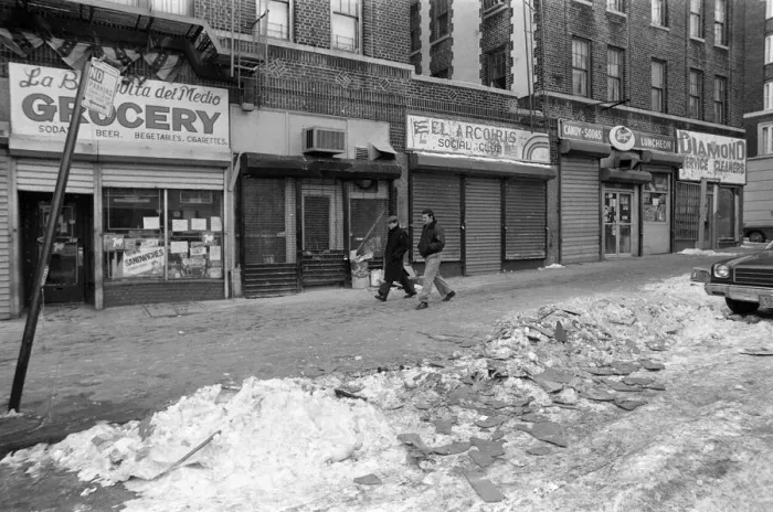 Framed Print : Street scene in New York. 13th February 1981 Framed Print : Street scene in New York. 13th February 1981