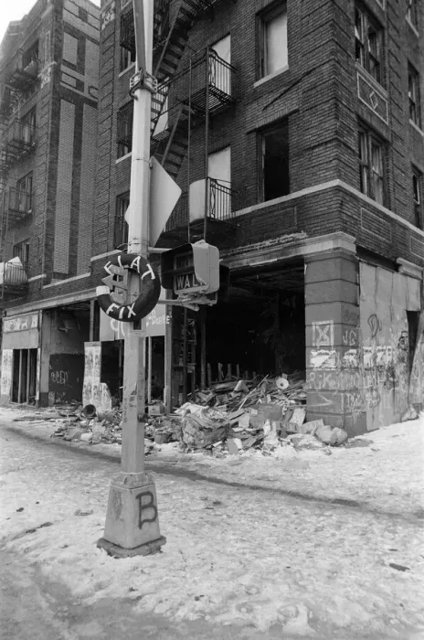 Framed Print : Street scene in New York. 13th February 1981 Framed Print : Street scene in New York. 13th February 1981