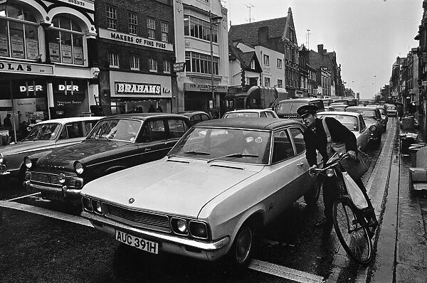 Street scenes, Broad Street and Friar Street, Reading, Berkshire. November 1970