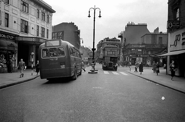 Street Scenes in and around Notting Hill Gate London. March 1953 D1599-001