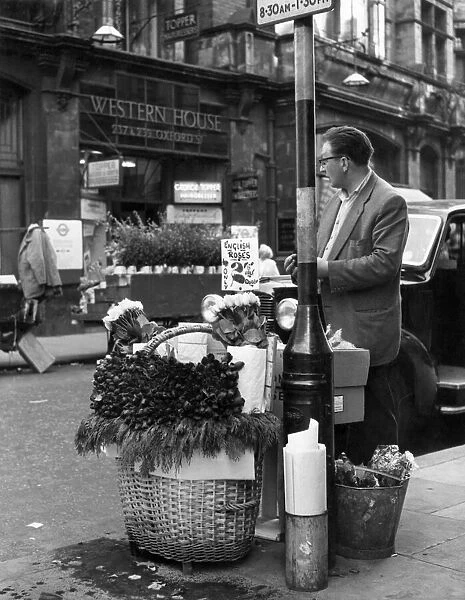 Street Traders: Flower seller of Oxford Street. May 1959 P004954