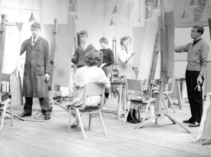 : Students painting in a life class in Birminghams Art College : Students painting in a life class in Birminghams Art College