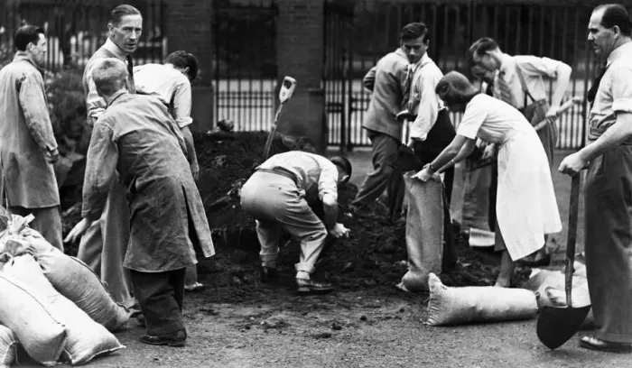 Framed Print : Students take a share in filling the bags of soil to protect the dental hospital Framed Print : Students take a share in filling the bags of soil to protect the dental hospital