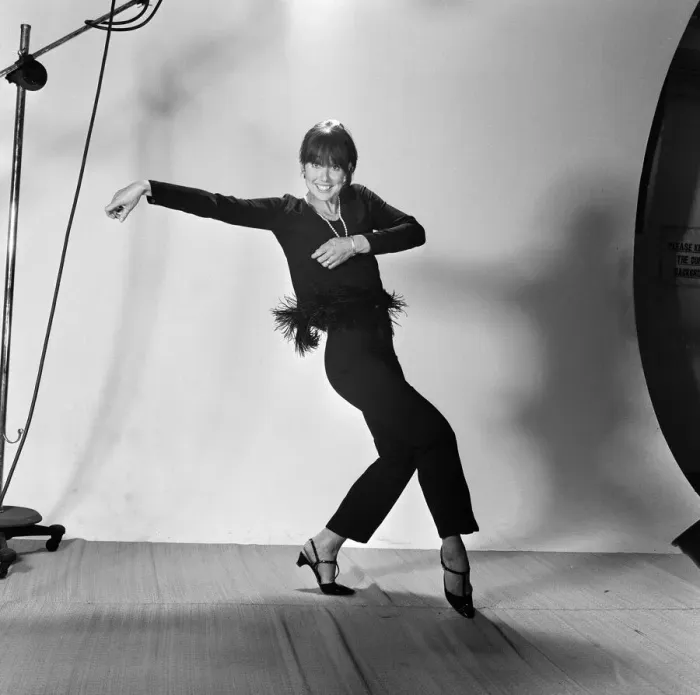 Framed Print : Studio Portraits of Una Stubbs, who will dance in the Wayne Framed Print : Studio Portraits of Una Stubbs, who will dance in the Wayne