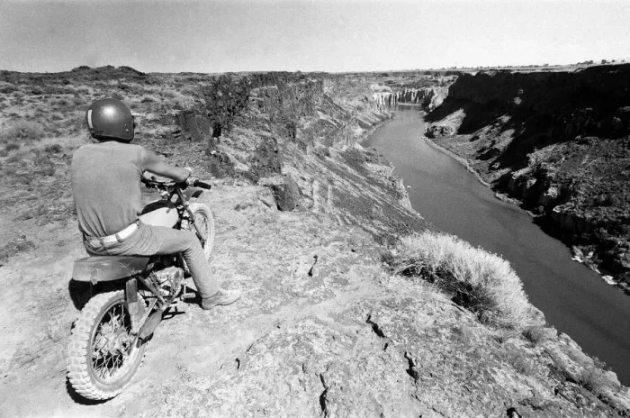 Framed Print : Stuntman Evel Knievel prepares to jump Snake River Canyon