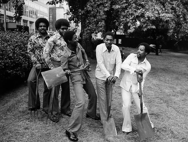 The Stylistics 21st of July 1975 the pop group sight-seeing in London