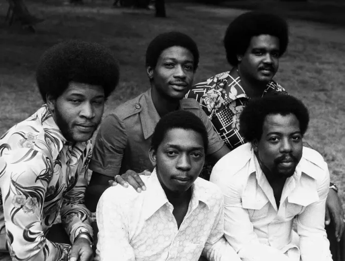 Framed Print : The Stylistics 21st July 1975 the pop group sight-seeing in London Framed Print : The Stylistics 21st July 1975 the pop group sight-seeing in London