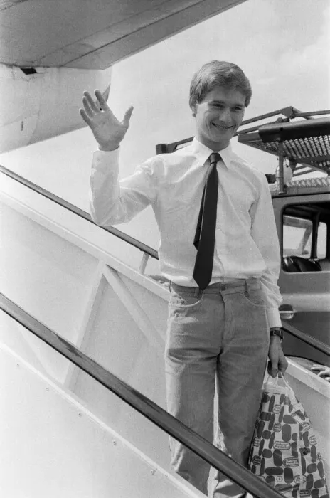 Framed Print : Sub Lieutenant Ian Soapy'Watson arrives at Gatwick airport