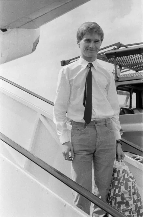 Framed Print : Sub Lieutenant Ian Soapy'Watson arrives at Gatwick airport