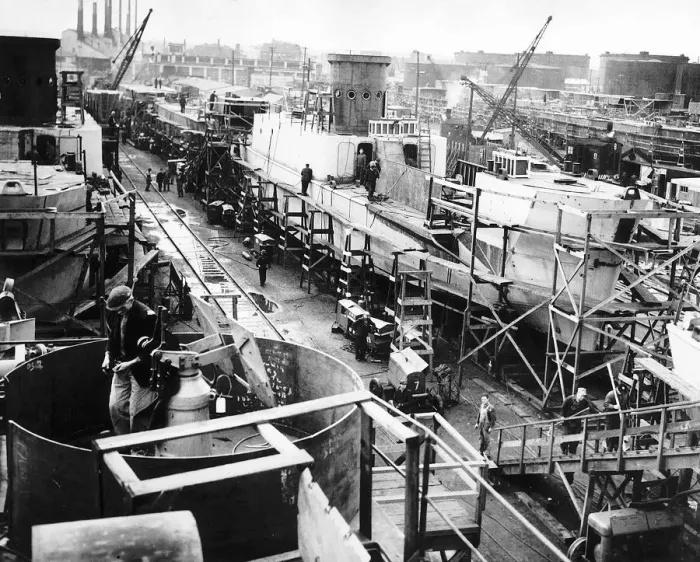 Framed Print : Submarine under construction at Todds Shipyard 1944 WW2