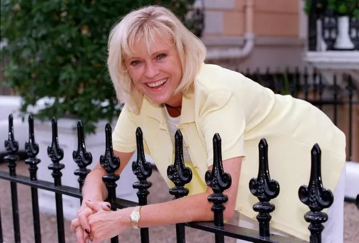Framed Print : Sue Barker TV Presenter June 1999 Framed Print : Sue Barker TV Presenter June 1999