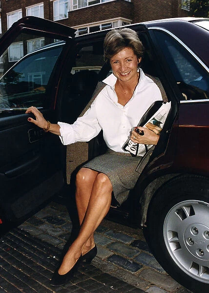 Sue Lawley the TV Presenter - September 1990 A©mirrorpix
