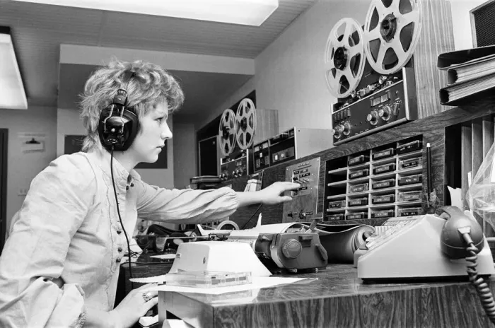 Framed Print : Sue Todd, trainee journalist, pictured in Newsroom of BRMB Radio, Birmingham Framed Print : Sue Todd, trainee journalist, pictured in Newsroom of BRMB Radio, Birmingham