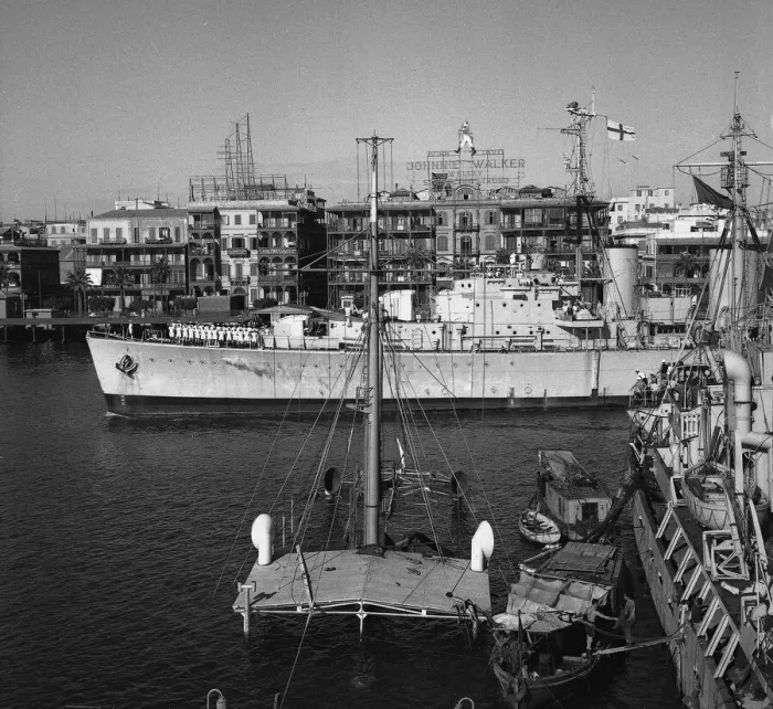 Framed Print : Suez Crisis 1956 The 4000 ton minelayer Manxman becomes the first ship to sail up