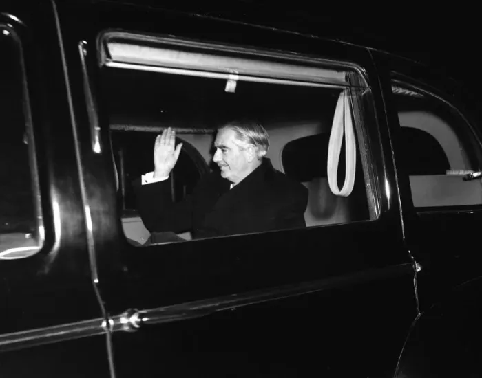 Framed Print : Suez Crisis 1956 Anthony Eden leaving 10 Downing Street after a Cabinet Meeting Framed Print : Suez Crisis 1956 Anthony Eden leaving 10 Downing Street after a Cabinet Meeting