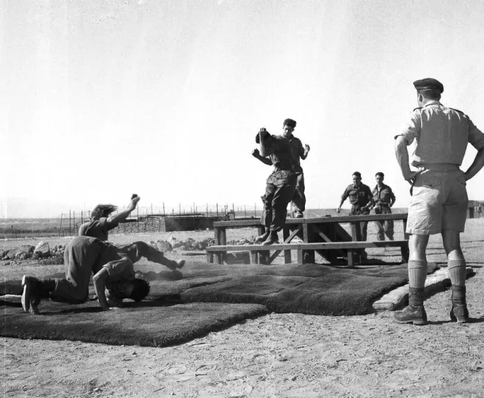 Framed Print : Suez Crisis 1956 British Paratroopers in Cyprus undergoing last minute training Framed Print : Suez Crisis 1956 British Paratroopers in Cyprus undergoing last minute training