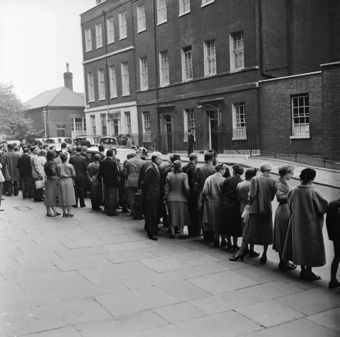 Framed Print : Suez Crisis 1956 Crowds outside Downing Street during the Suez Conference 7 / 10 / 56 Framed Print : Suez Crisis 1956 Crowds outside Downing Street during the Suez Conference 7 / 10 / 56