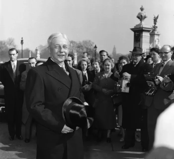 Framed Print : Suez Crisis 1956 General Sir John Glubb outside Buckingham Palace after receiving Framed Print : Suez Crisis 1956 General Sir John Glubb outside Buckingham Palace after receiving
