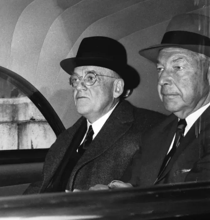 Framed Print : Suez Crisis 1956 John Foster Dulles arrives at the Suez Conference at Lancaster Framed Print : Suez Crisis 1956 John Foster Dulles arrives at the Suez Conference at Lancaster